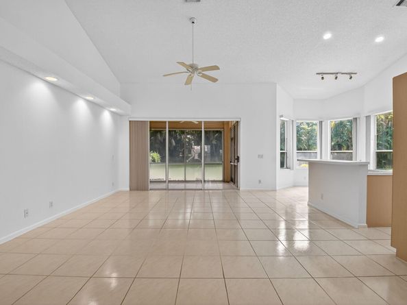 8812 Shoal Creek Lane, Boynton Beach FL 33472