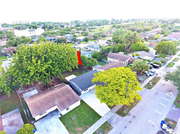 2724 NW 2nd St, Pompano Beach FL 33069