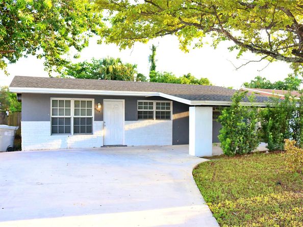 2724 NW 2nd St, Pompano Beach FL 33069