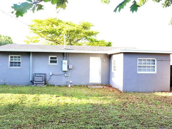 2724 NW 2nd St, Pompano Beach FL 33069
