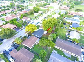 2724 NW 2nd St, Pompano Beach FL 33069