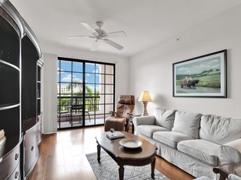233 S Federal Highway