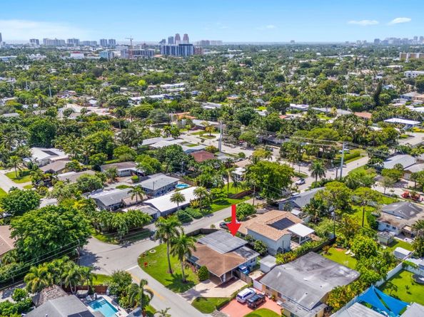 1498 NE 39th St, Oakland Park FL 33334