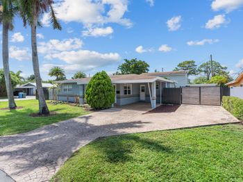 1498 NE 39th St