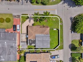 1498 NE 39th St, Oakland Park FL 33334