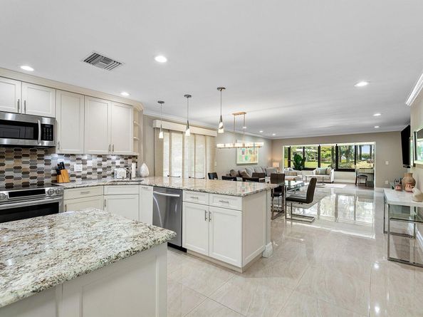 18 Westgate Lane A, Boynton Beach FL 33436