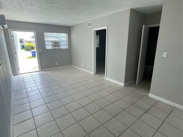 2301 NW 23rd Ln #1-2, Fort Lauderdale FL 33311