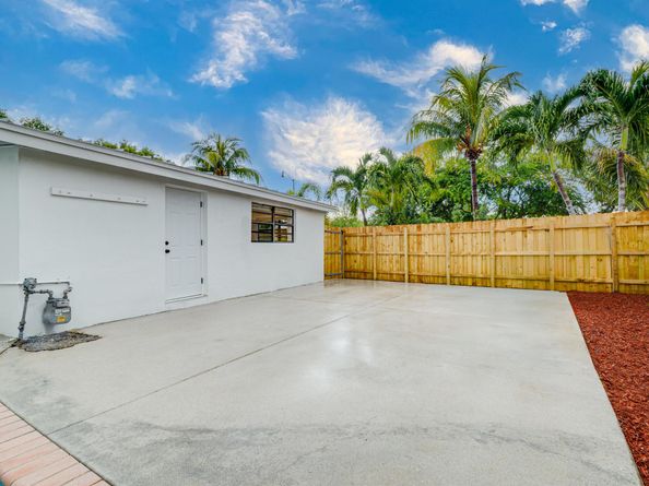 1251 NE 41st Drive, Pompano Beach FL 33064