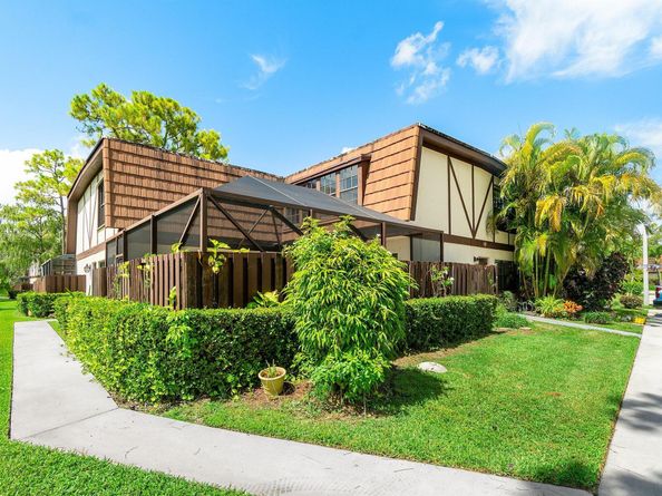 117 Weybridge Circle A, Royal Palm Beach FL 33411