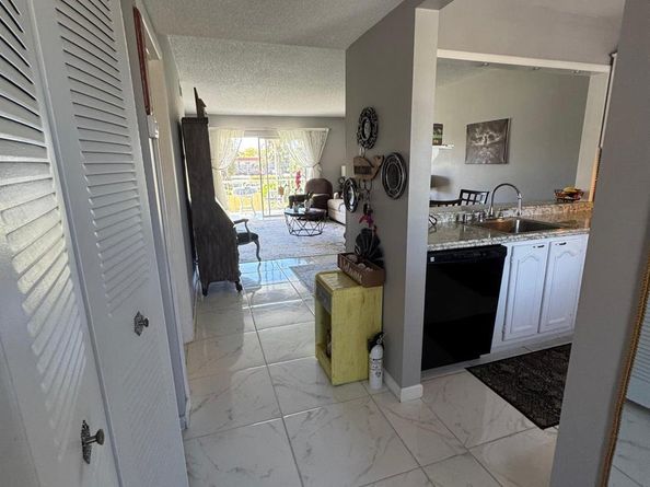 33 Abbey Lane 207, Delray Beach FL 33446