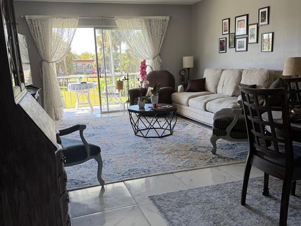 33 Abbey Lane 207, Delray Beach FL 33446