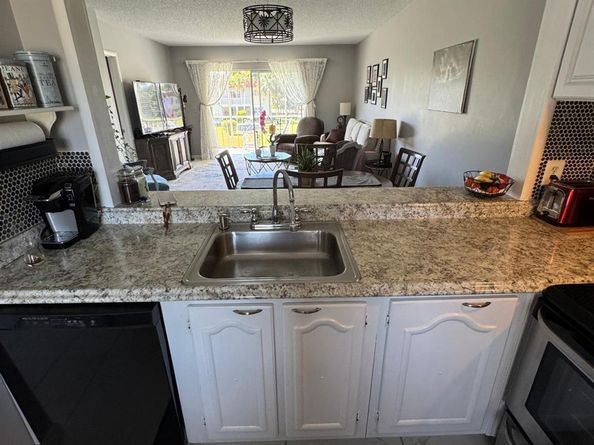 33 Abbey Lane 207, Delray Beach FL 33446