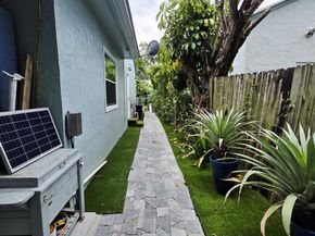 727 Glenridge Drive, West Palm Beach FL 33405