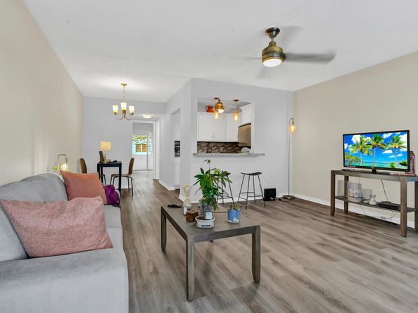 169 Oakridge L 169, Deerfield Beach FL 33442
