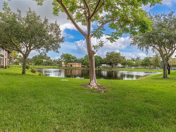 9998 N Belfort Cir 9998, Tamarac FL 33321