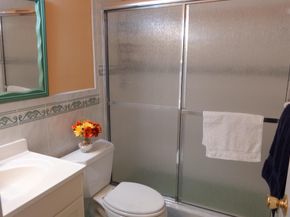 810 N Golf Drive, Hollywood FL 33021