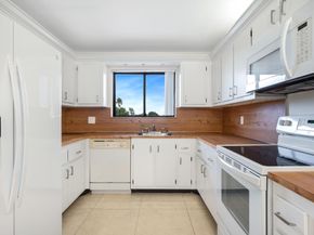 7770 Tahiti Lane 405, Lake Worth FL 33467