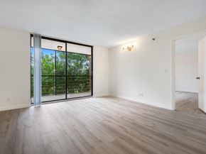 7770 Tahiti Lane 405, Lake Worth FL 33467
