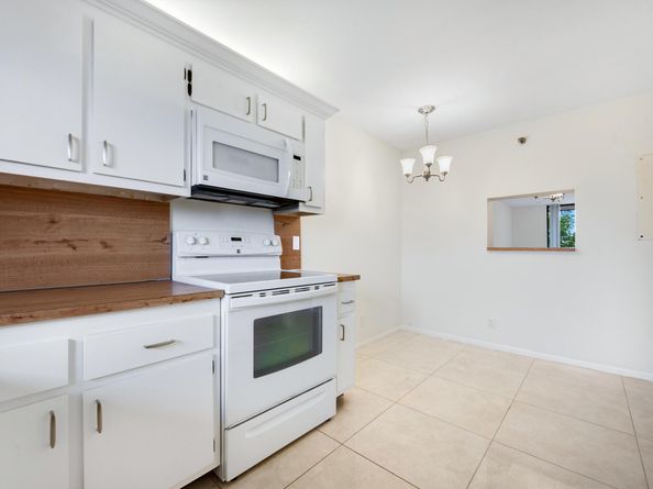 7770 Tahiti Lane 405, Lake Worth FL 33467