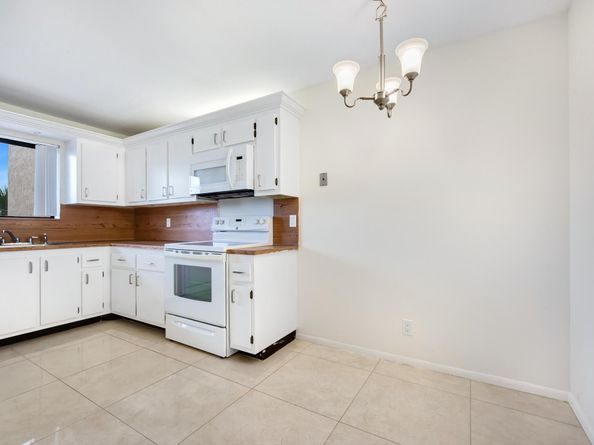 7770 Tahiti Lane 405, Lake Worth FL 33467