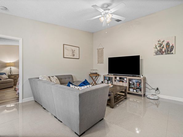 241 Meadows Drive 241, Boynton Beach FL 33436