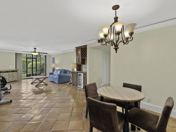 1202 S Lake Drive 105, Lantana FL 33462