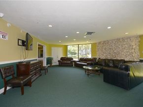 116 Royal Park Dr 1D, Oakland Park FL 33309