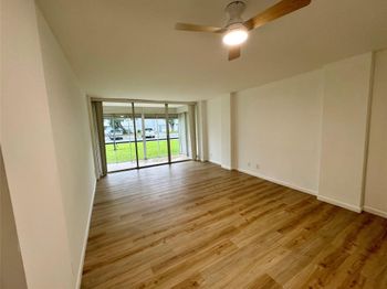 116 Royal Park Dr
