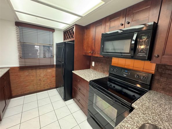 116 Royal Park Dr 1D, Oakland Park FL 33309