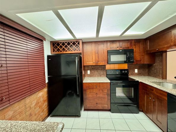 116 Royal Park Dr 1D, Oakland Park FL 33309