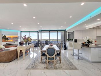 100 Lakeshore Drive
