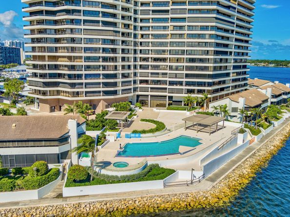 100 Lakeshore Drive 1454, North Palm Beach FL 33408