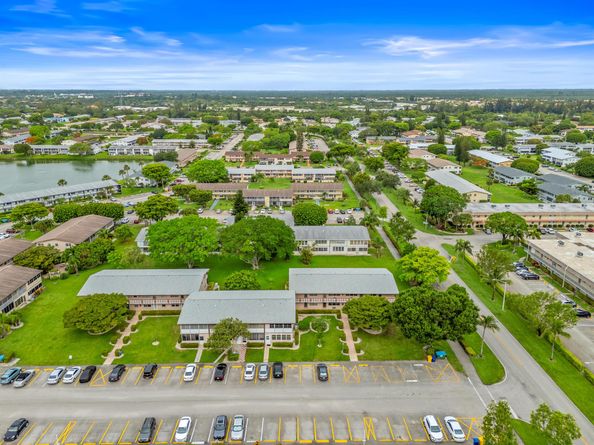 419 Chatham U, West Palm Beach FL 33417