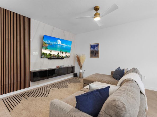 884 NW 3rd Ter, Pompano Beach FL 33060