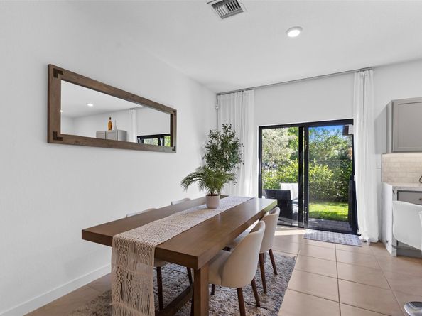 884 NW 3rd Ter, Pompano Beach FL 33060