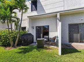 884 NW 3rd Ter, Pompano Beach FL 33060
