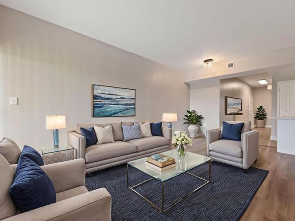 2060 Greenview Shores Boulevard 323, Wellington FL 33414