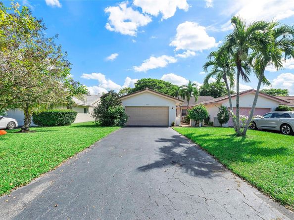 3013 NW 103rd Ln, Coral Springs FL 33065