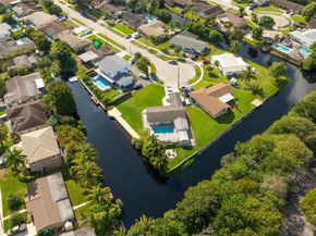 140 SW 126th Ave, Plantation FL 33325