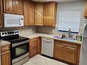 3634 NW 95th Ter 3634, Sunrise FL 33351