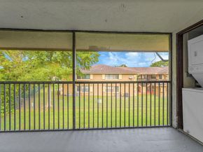 2578 Riverside Dr 421, Coral Springs FL 33065