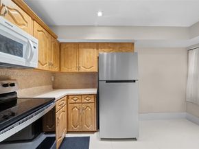 20310 NE 3rd Court 2, Miami FL 33179