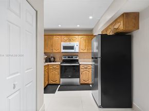 20310 NE 3rd Court 2, Miami FL 33179
