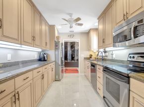 79 Hampshire Lane, Boynton Beach FL 33436