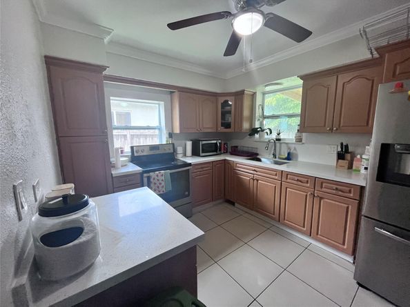 1425 S 25th Ave, Hollywood FL 33020
