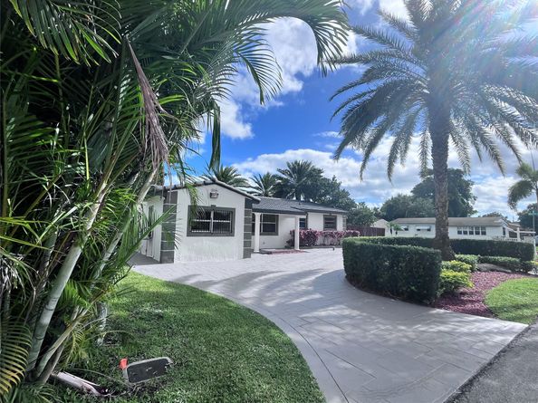 1425 S 25th Ave, Hollywood FL 33020