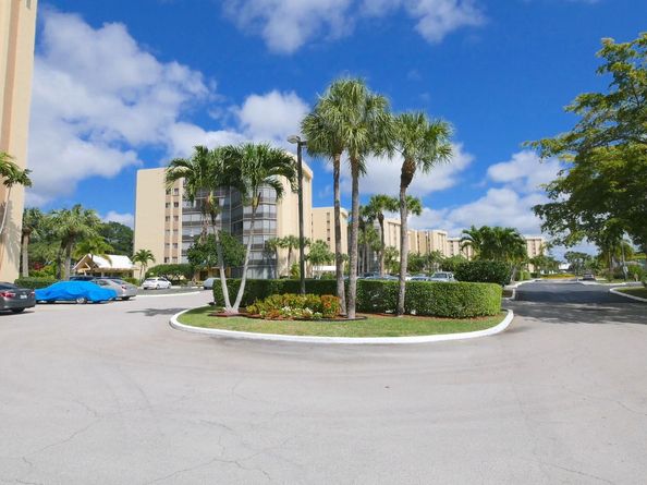 7100 Radice Ct 302, Lauderhill FL 33319