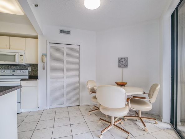 7100 Radice Ct 302, Lauderhill FL 33319