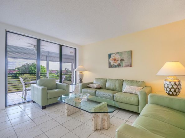 7100 Radice Ct 302, Lauderhill FL 33319