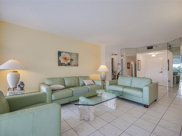 7100 Radice Ct 302, Lauderhill FL 33319